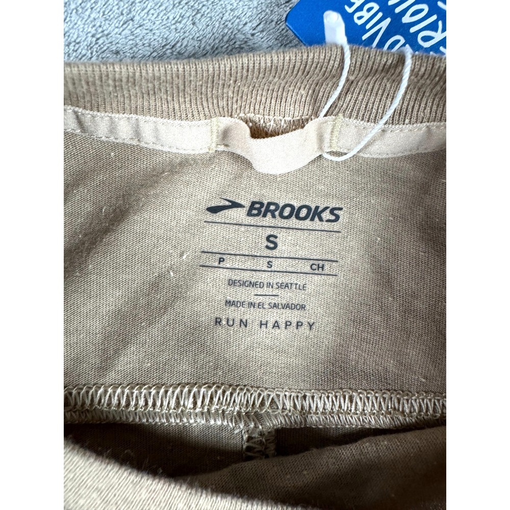 NWT: Brooks Shoes "Run Buddy" Distance Graphic Heather Oatmeal Tank Top Sz Small - Picture 9 of 12